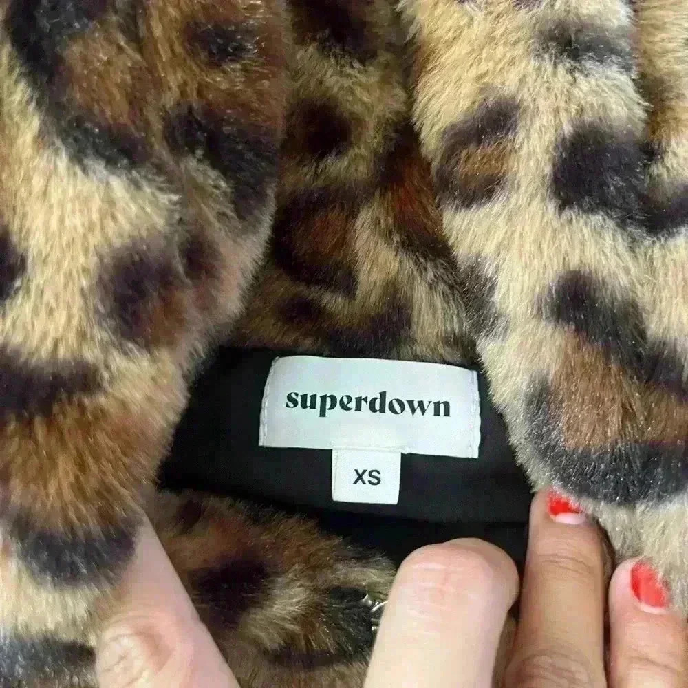 NWOT superdown natalia faux fur hoodie XSMALL - Picture 5 of 6